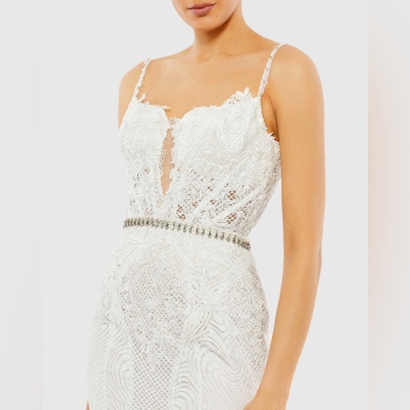 MAC DUGGAL 79082 Embroidered Sleeveless Plunge Neck Trumpet Gown - Picture 2 of 6